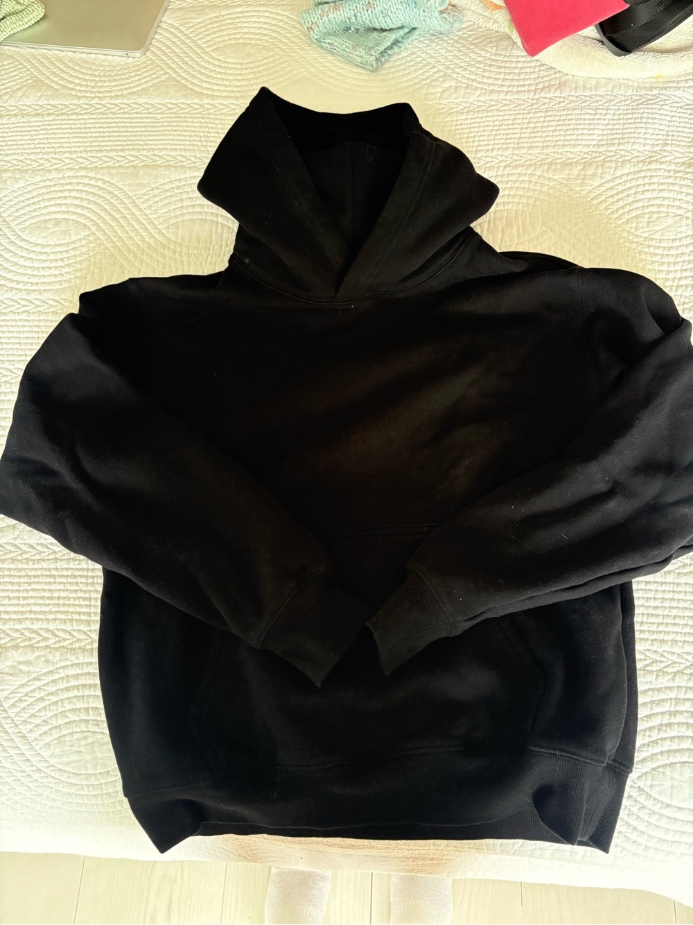 Aritzia Black Pullover Hooded Sweatshirt “perfect fit”